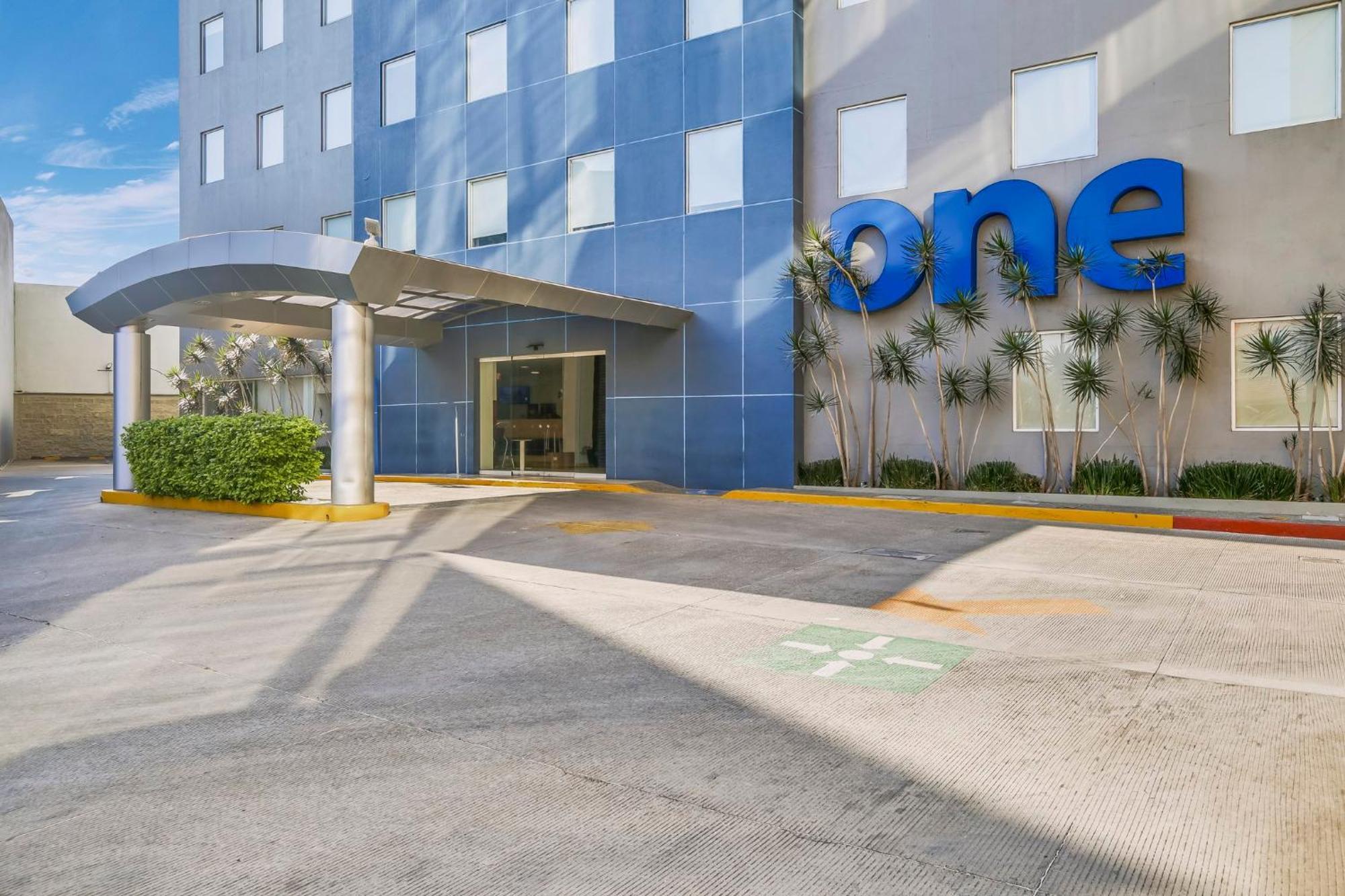 One Leon Poliforum Ngoại thất bức ảnh