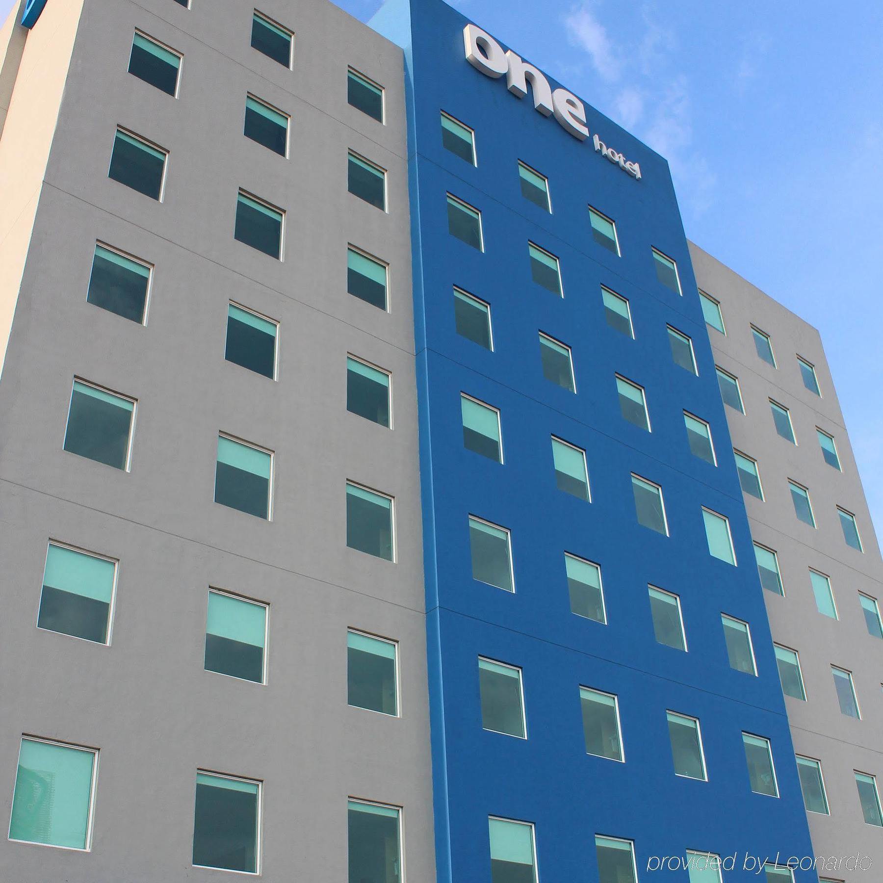 One Leon Poliforum Ngoại thất bức ảnh