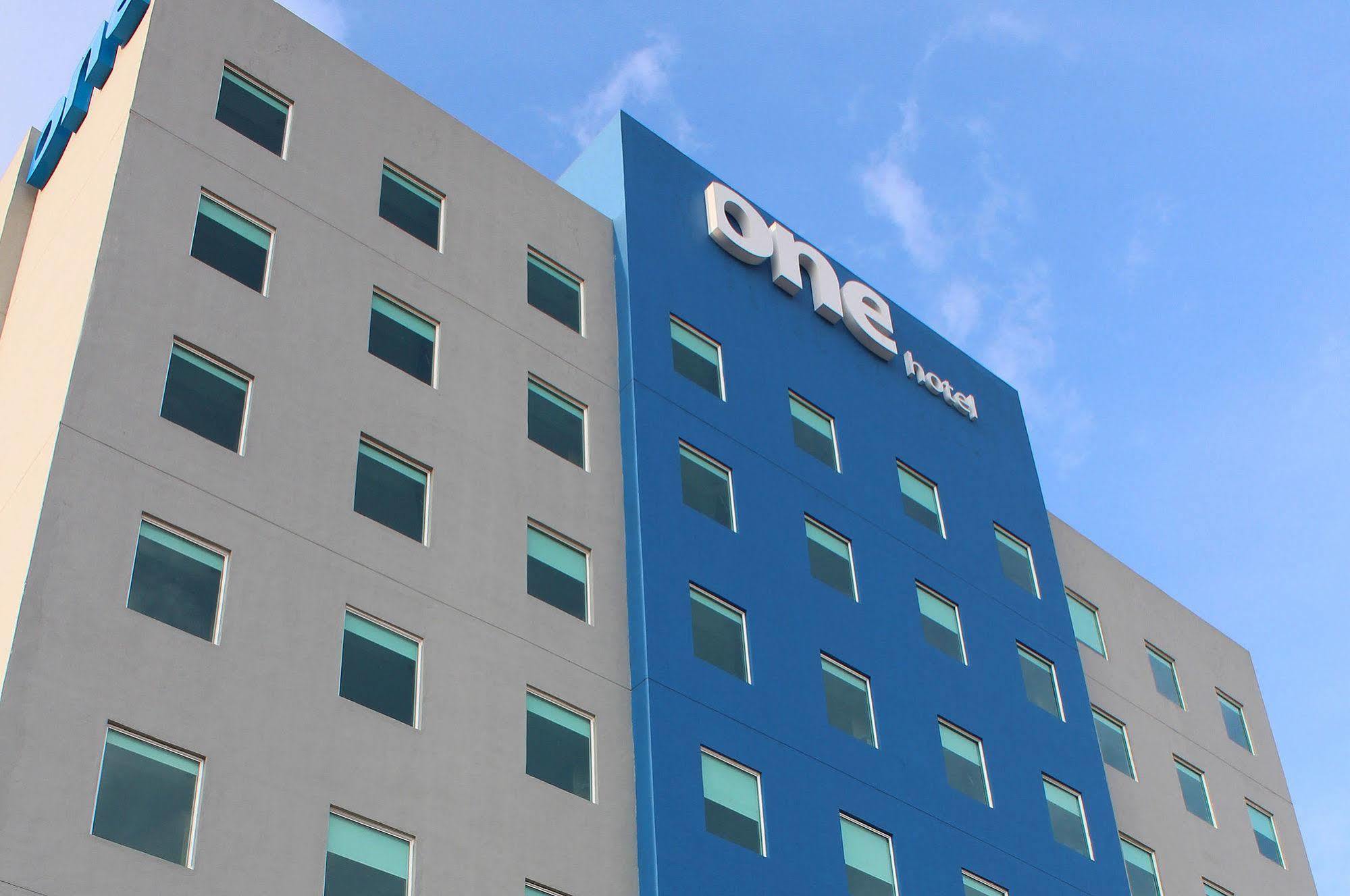 One Leon Poliforum Ngoại thất bức ảnh